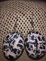 Pendientes de color negro y blanco