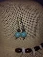 Pendientes con bolas azul clarito